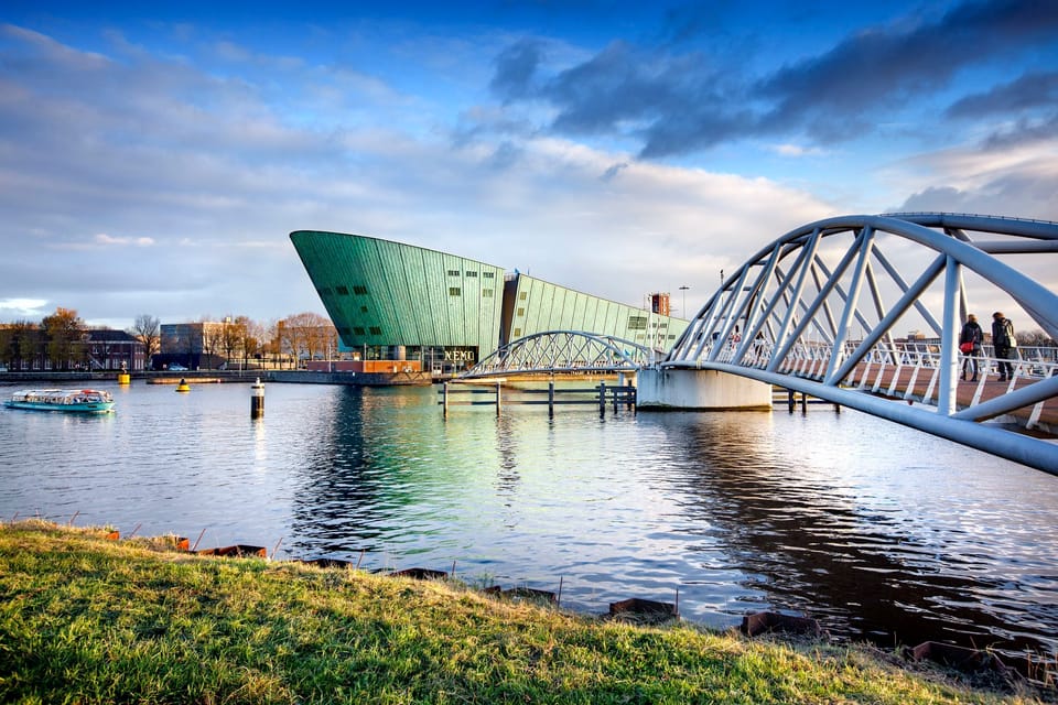 Amsterdam: 1-Hour Canal Cruise & NEMO Science Museum - A Canal Cruise That Shows Amsterdam’s 17th-Century Canal Belt