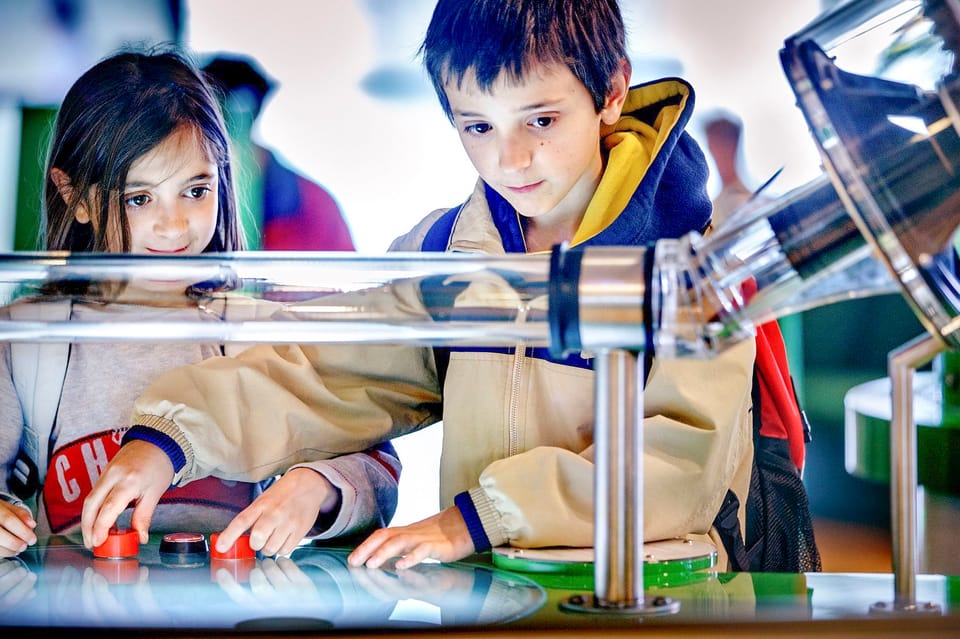 Amsterdam: 1-Hour Canal Cruise & NEMO Science Museum - Audio Guide + Landmarks: How to Get More From a Simple 1-Hour Ride