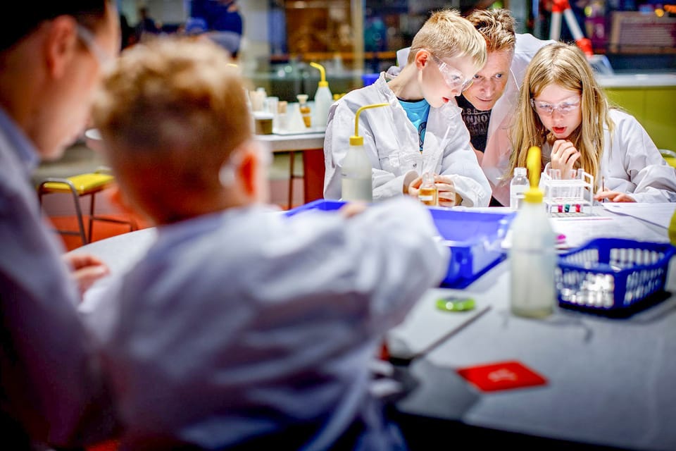 Amsterdam: 1-Hour Canal Cruise & NEMO Science Museum - Price and Value: Is $40 a Good Deal?