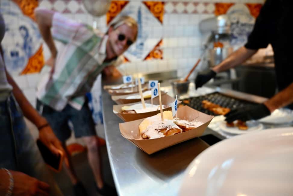 Amsterdam: 10 Tastings Guided Food Tour by UNESCO Canals - Value check: what $101 buys you in real Amsterdam time