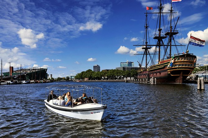 Amsterdam 2-hour Private Canal Cruise with Live Guide and Drinks - What’s included on board, and why it changes the feel of the trip