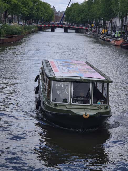 Amsterdam: 420 Smoke-Friendly Boat Tour - Meeting the Tour: Finding the White Boat With the Smokeboat Flag
