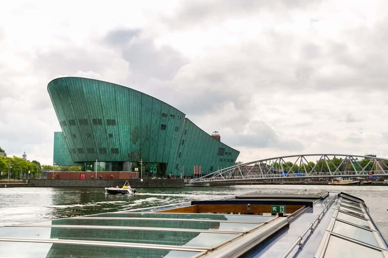 Amsterdam: 75 Minute City Canal Cruise with Audio Guide - Snacks, Comfort, and the Fresh Water Pirate Kids Story