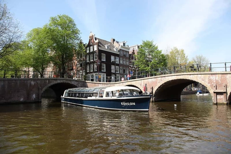Amsterdam: 75 Minute City Canal Cruise with Audio Guide - Where You Start: Stadhouderskade Docks and Getting There