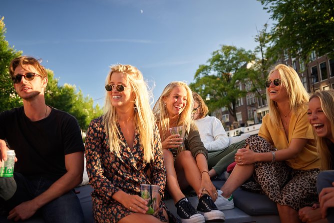 Amsterdam All-Inclusive 90-Minutes Heated Cruise by Captain Jack - The dock stop by the Rijksmuseum: what you get in 15 minutes
