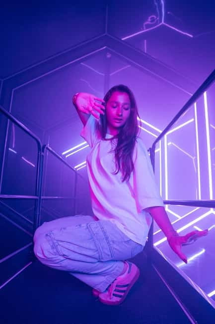 Amsterdam: AMAZE Immersive Audiovisual Experience Ticket - The Mirror Hallway and Screen-Viewing Quirks