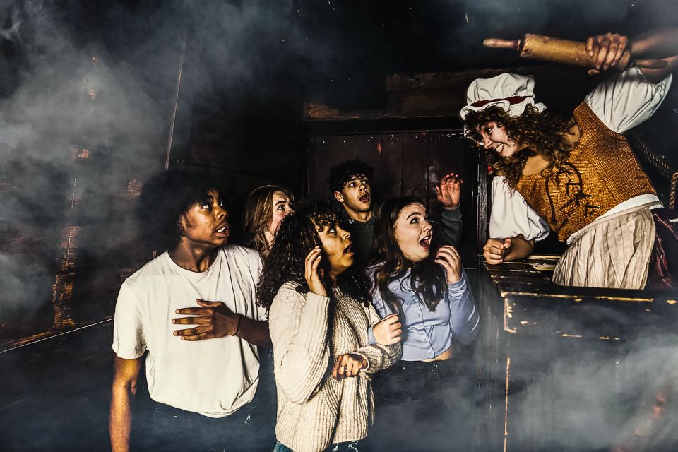 Amsterdam: Amsterdam Dungeon Entrance Ticket - The 500-year journey: scenes you can expect along the route