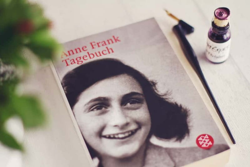 Amsterdam: Anne Frank Walking Tour - Guided in EN/DE/IT/ES - Jodenbuurt Roots: From Spanish Inquisition Refugees to a Shaped City