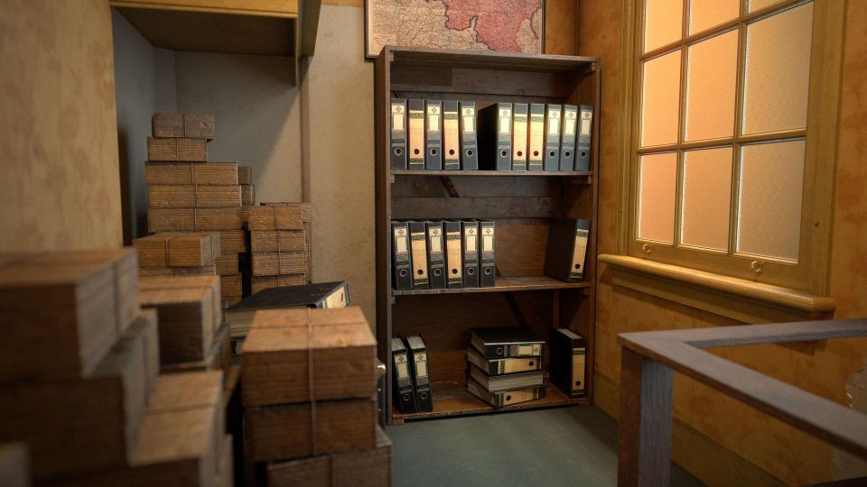 Amsterdam: Anne Frank's Last Walk & Visit the House in VR - Oculus VR in the secret annex: going through the bookcase