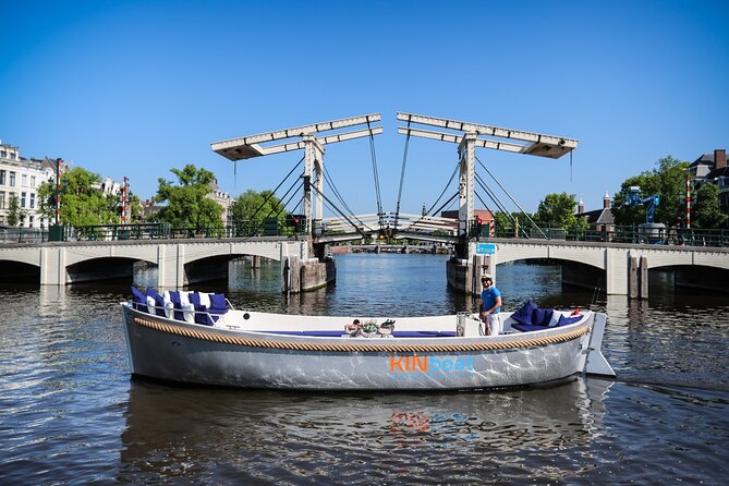 Amsterdam Canal Cruise in Open Boat with Unlimited Drinks Option - Electric power and why it matters on the canals