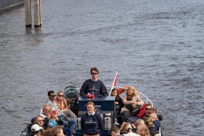 Amsterdam Canal Cruise with Live guide & Two drinks - Central St. - What the Route Includes: Old City Centre, Small Canals, and Major Landmarks