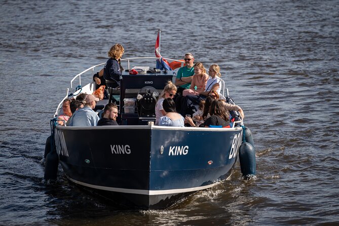 Amsterdam Canal Cruise with Live guide & Two drinks - Central St. - Central Station Area: Familiar Views, Easy Orientation