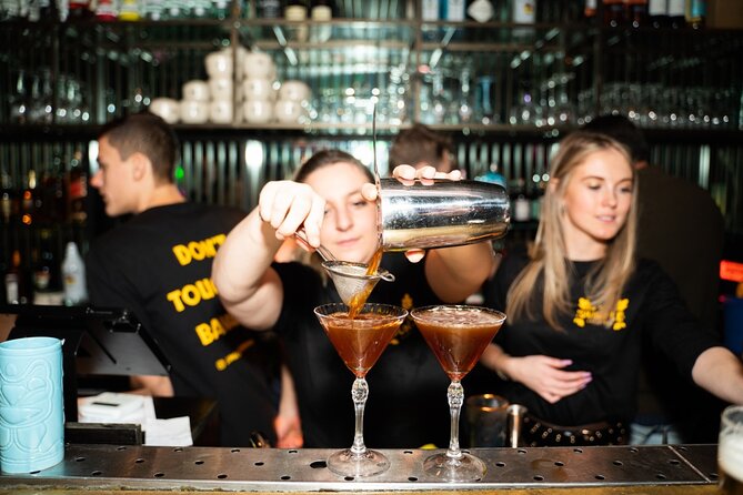 Amsterdam: City Centre Bar Crawl and Nightlife Experience - Price and logistics: the good deal parts and the fair warnings