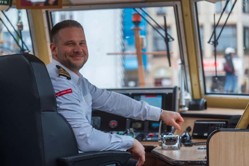 Amsterdam: City Centre Canal Cruise & Free Flower Cocktail - A 1-Hour Canal Cruise That Hits the Big Sights