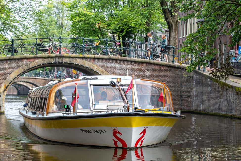 Amsterdam: City Centre Canal Cruise & Free Flower Cocktail - Meeting Points: Damrak, Central Station, and the Rijksmuseum Option