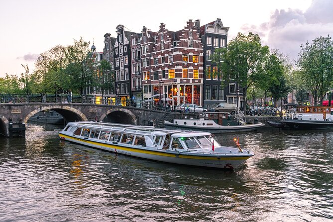 Amsterdam City Centre Cruise on heated boat with Audioguide - The On-Board Perks: Wi‑Fi, Restroom, and the Stroopwafel Detail