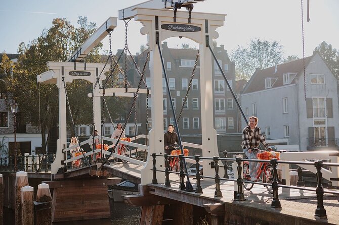 Amsterdam City Top Highlights Guided Bike Tour - The bike setup: handbrakes, 3 speeds, and staying in sync