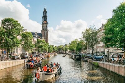 Amsterdam Classic Saloon Boat Canal Cruise with Live Guide - The live English guide: how the commentary improves the view
