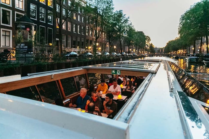 Amsterdam: Evening Cruise with Optional Wine and Snacks - The 90-minute route: what to watch for at each stop