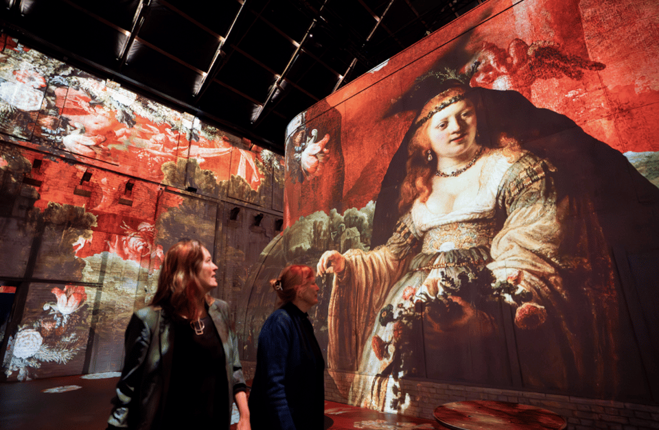 Amsterdam: Fabrique des Lumières Dutch Masters Ticket - Comfort and rules: lockers included, floor seating likely