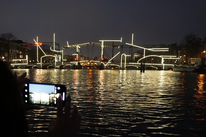Amsterdam Festival of Lights Cruise by Captain Dave - Mulled wine, hot chocolate, and the cozy winter effect