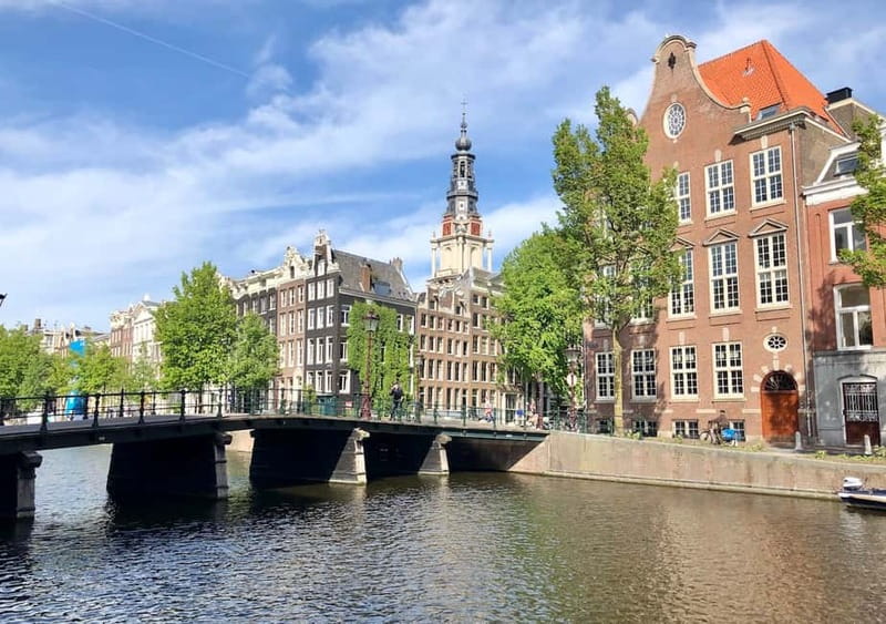 Amsterdam: German Canal Cruise with Unlimited Drinks Option - Entering Amsterdam by Boat: Why This 1-Hour Cruise Works