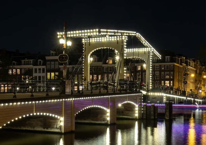 Amsterdam: German Canal Cruise with Unlimited Drinks Option - Weather and Comfort: How to Dress for a Real Amsterdam Hour