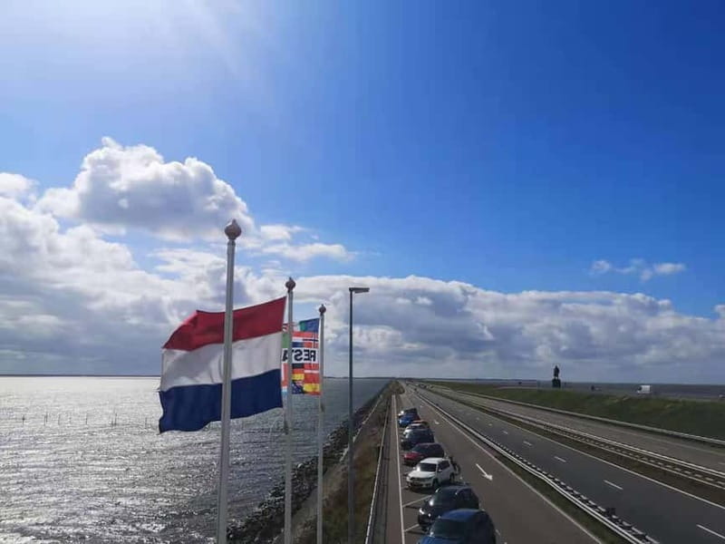 Amsterdam: Giethoorn, Afsluitdijk and Zaanse Schans Day Trip - Giethoorn: Car-Free Village, Narrow Canals, and the 1-Hour Cruise
