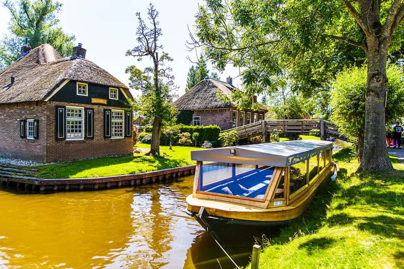Amsterdam: Giethoorn Day Trip with Boat Tour - Key highlights you’ll actually feel
