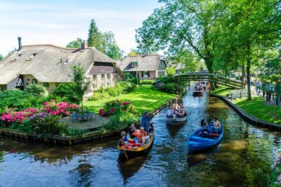 Amsterdam: Giethoorn Tour Scenic Cruise, Cheese & Free Time - Getting to the meeting point: Overhoeksplein and This is Holland