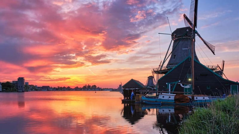 Amsterdam: Giethoorn & Zaanse Schans Small Group Day Trip - Diamonds Demo: A Quick Detour That Adds Context