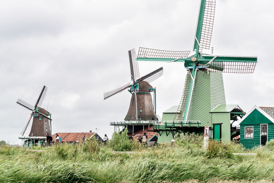 Amsterdam: Guided Zaanse Schans, Windmills & Cheese Tour - Small logistics that can make or break your day