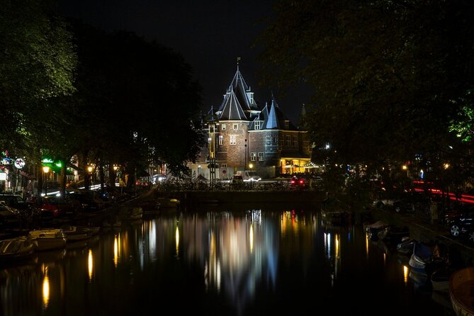 Amsterdam: Haunted History and Ghost Walking Tour - Dam Square to Nieuwe Kerk: getting your bearings fast