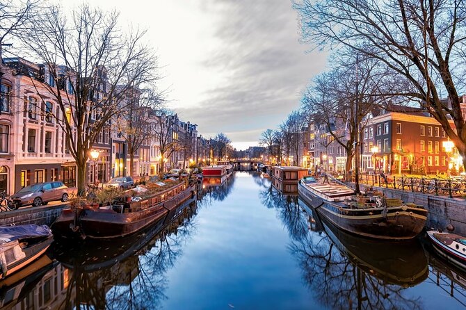 Amsterdam: Haunted History and Ghost Walking Tour - Begijnhof courtyard: the nun’s vow-breaking penance
