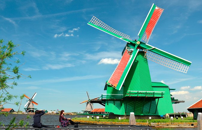 Amsterdam: Keukenhof and Zaanse Schans Windmills Guided Day Trip - Clogs and Cheese at the Right Pace (Even If It’s Not Equal for Everyone)