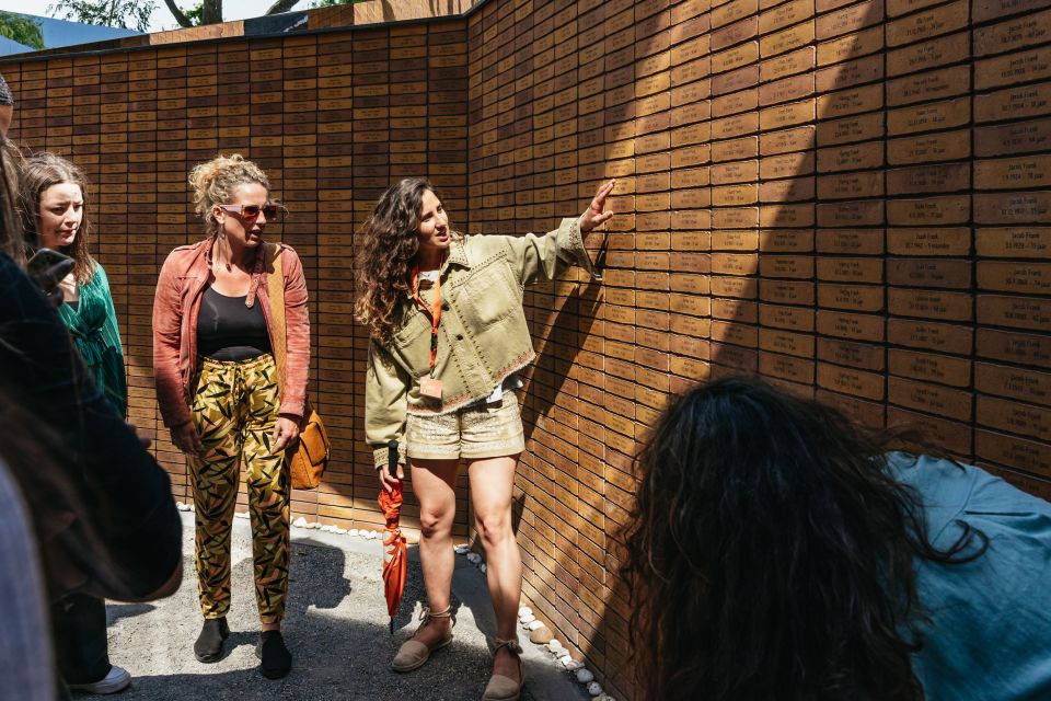 Amsterdam: Life of Anne Frank and World War II Walking Tour - Practical logistics that matter on a walking tour