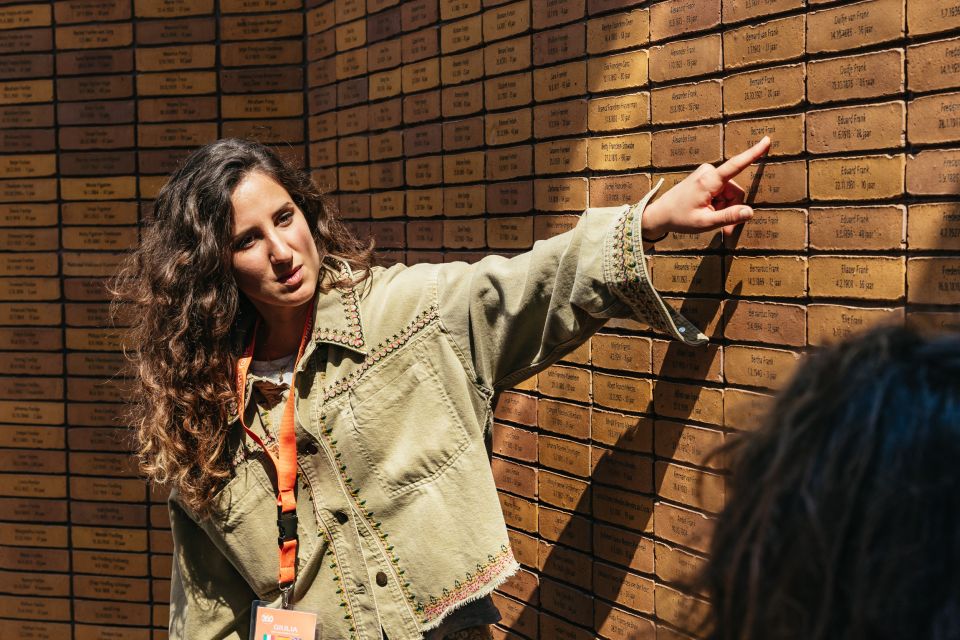 Amsterdam: Life of Anne Frank and World War II Walking Tour - A respectful, street-level start in the Portuguese Synagogue area