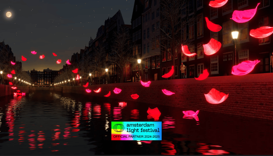 Amsterdam: Light Festival Heated Cruise w/ Drinks & Snacks - A heated classic saloon boat is the real upgrade