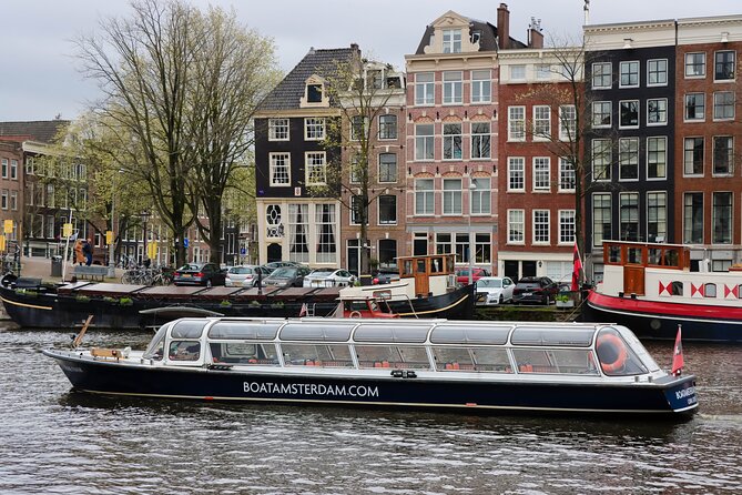 Amsterdam Live Guided Sightseeing Canal Cruise - The live guide effect: why this one feels different than a recorded tour