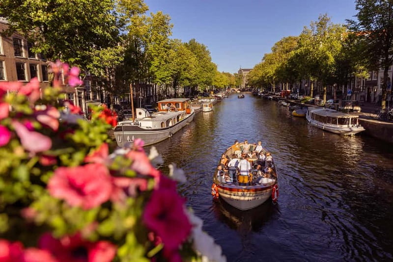Amsterdam: Luxury Canal Cruise with Optional Snacks & Drinks - Where you meet: d’Vijff Vlieghen and a return to the same area