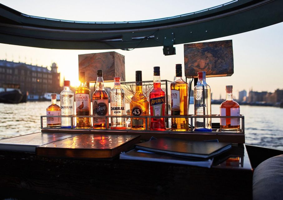 Amsterdam: Luxury Cruise Unlimited Cocktails & Snacks Option - Weather and comfort: blankets help more than you’d think