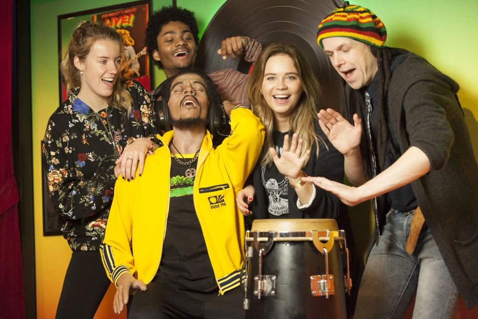 Amsterdam: Madame Tussauds & Amsterdam Dungeon Combo Ticket - Timing tricks for a smoother visit in a high-demand area