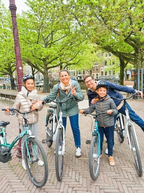 Amsterdam: Off the Beaten Path Bike Tour in French - Magere Brug and Amstelveld: postcard views with local framing