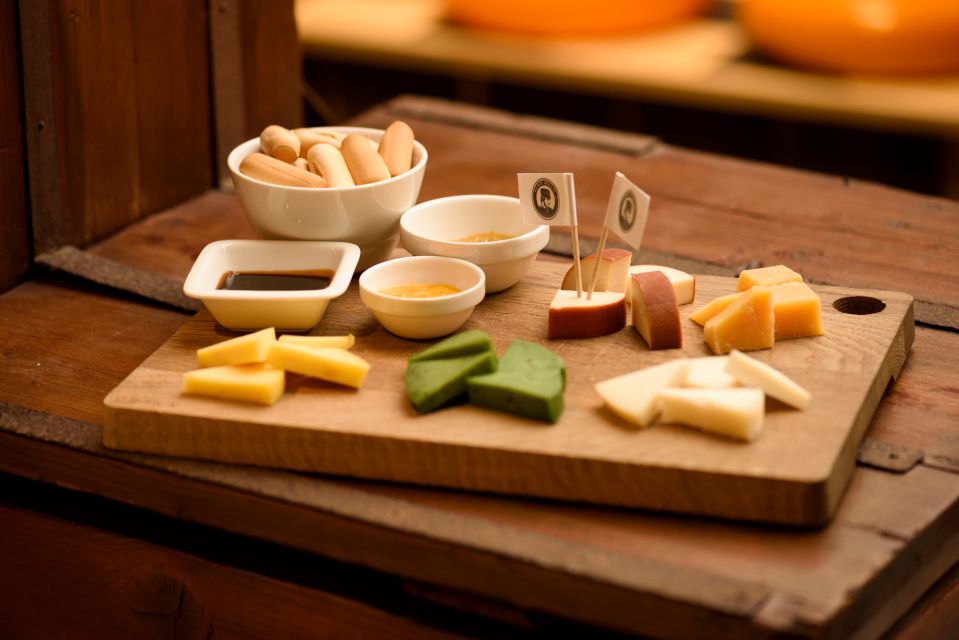 Amsterdam: Premium Henri Willig Cheese Tasting Experience - Henri Willig in Old Amsterdam: Why This Tasting Works