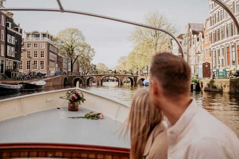 Amsterdam: Private Romantic Canal Cruise w. Prosecco/Snacks - Who should book (and who should skip it)
