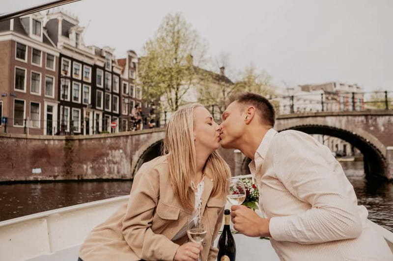Amsterdam: Private Romantic Canal Cruise w. Prosecco/Snacks - Skinny Bridge, Monet’s Bridge of Love, and Seven Bridges romance