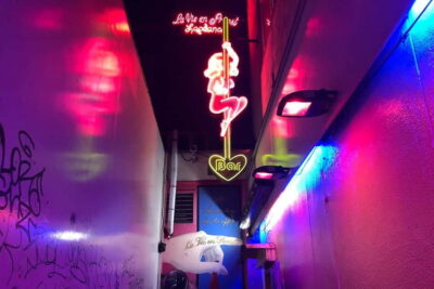 Amsterdam: Red Light District Tour - Entering the Walk: Meeting Points and a Route That Makes Sense