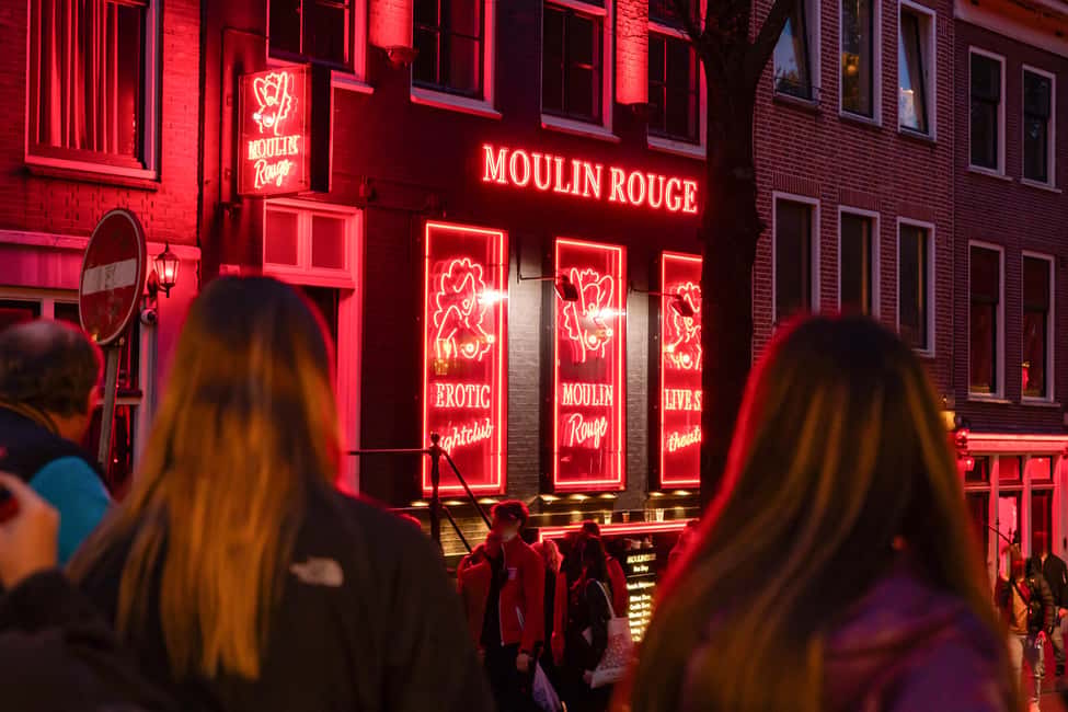 Amsterdam: Red Light District Tour in German/English/Italian - Why this Red Light District tour is really about rules and safety