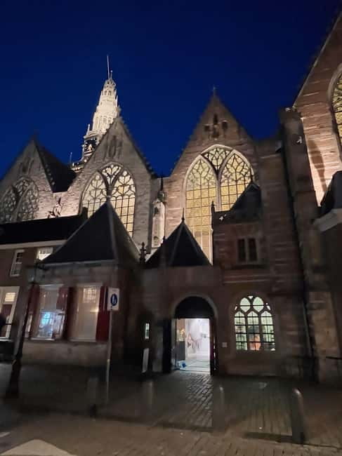 Amsterdam: Red light tour in German/English for groups of 4 people or more - Quick tips for getting the most from Sandro’s tour