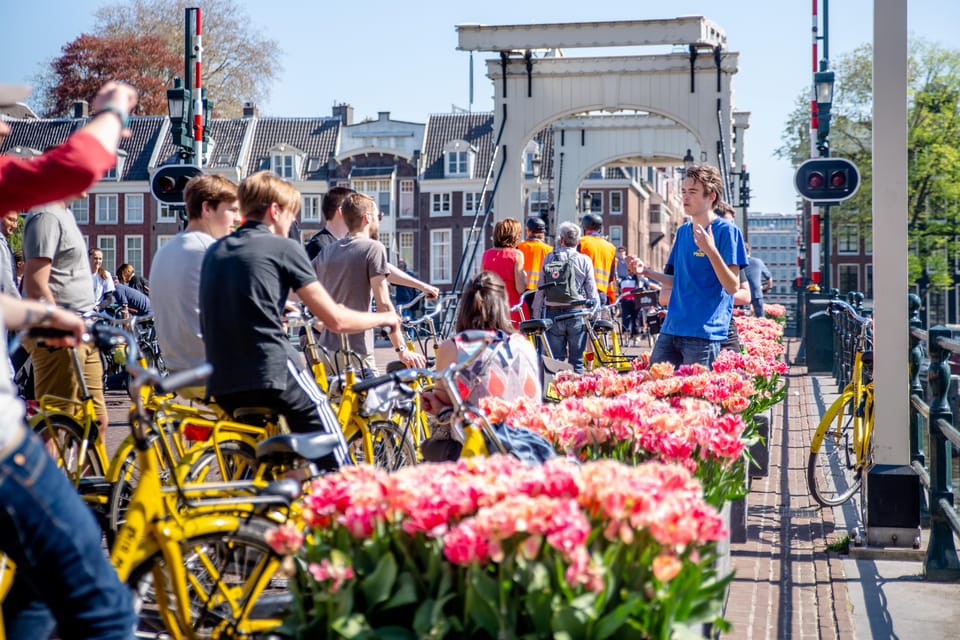 Amsterdam: Relaxed City Highlights Guided Bike Tour - Museumplein and PC Hooftstraat: museums and luxury in one pedal stroke